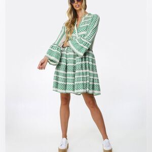 Sunday Up Women's Green & White Aztec Knee Length Midi Dress Size Medium